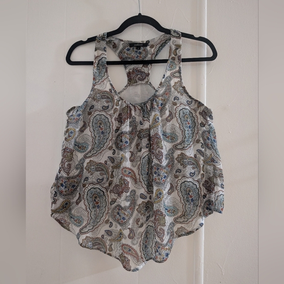 🛍️4 For $15🛍️Ambiance Gray and White Asymmetrical Tank Top - Picture 1 of 9